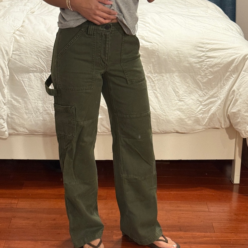 Utility Cargo Pants in Olive Green - Women’s Jeans Relaxed Fit
